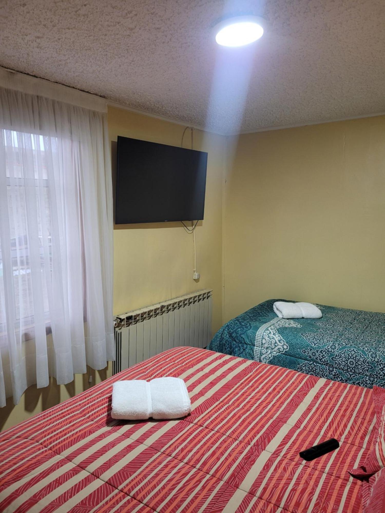 Hostal Balmaceda Пунта Аренас Екстериор снимка
