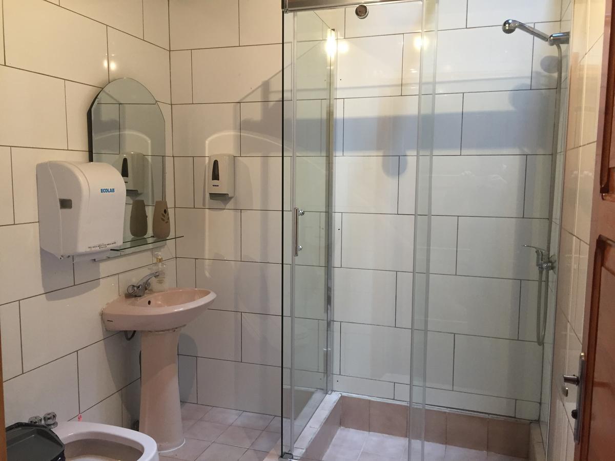 Hostal Balmaceda Пунта Аренас Екстериор снимка